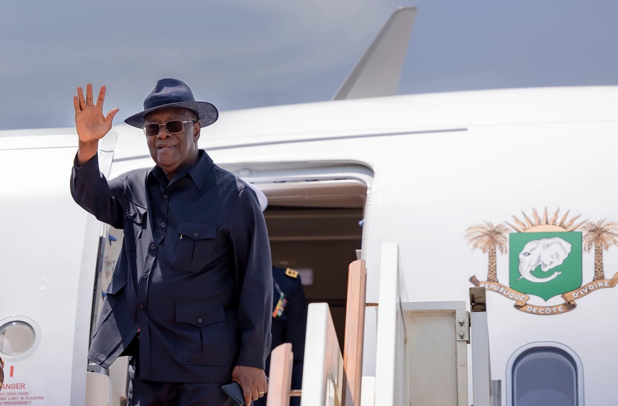 Côte d&rsquo;Ivoire: le Président Ouattara en France, le pays en pleine fièvre politique