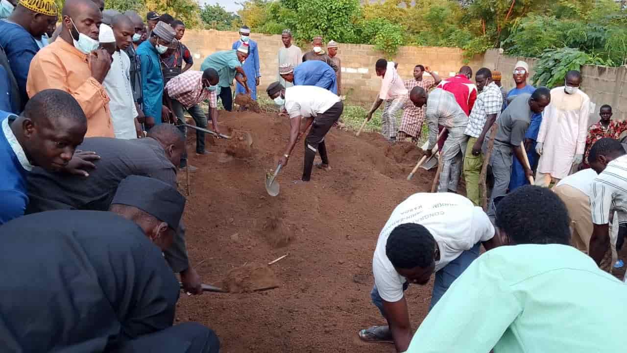 Tragédie à Thio : un bus nigérien sombre dans le fleuve Ouémé, 43 morts