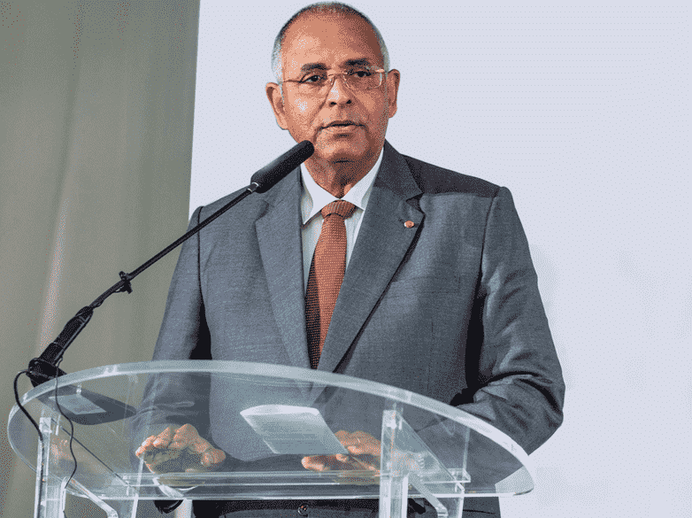 Côte d&rsquo;Ivoire : Patrick Achi coupe le lien avec la France