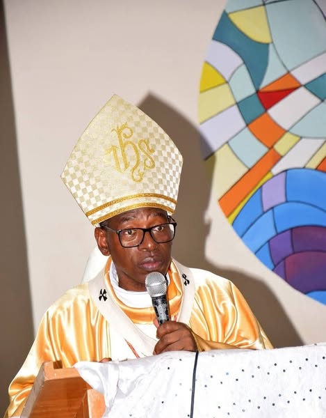 Côte d&rsquo;Ivoire: le Cardinal Ignace Bessi Dogbo suspend les activités publiques des communautés nouvelles