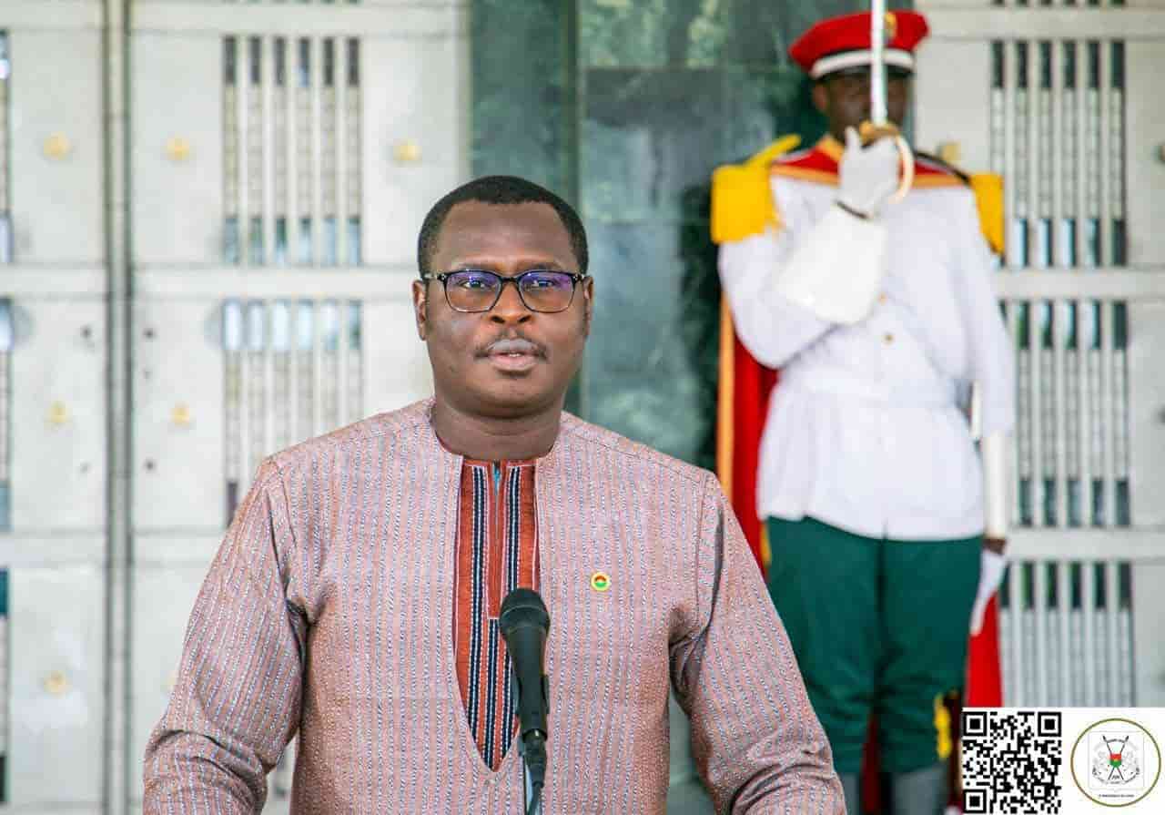 Burkina Faso : le gouvernement impose la domiciliation des comptes des ONG après un scandale d’espionnage