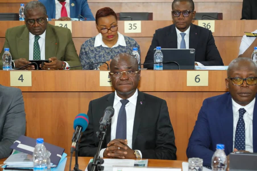 Côte d&rsquo;Ivoire: l’Assemblée nationale adopte à l’unanimité le budget 2026 du Ministère de la Transition numérique