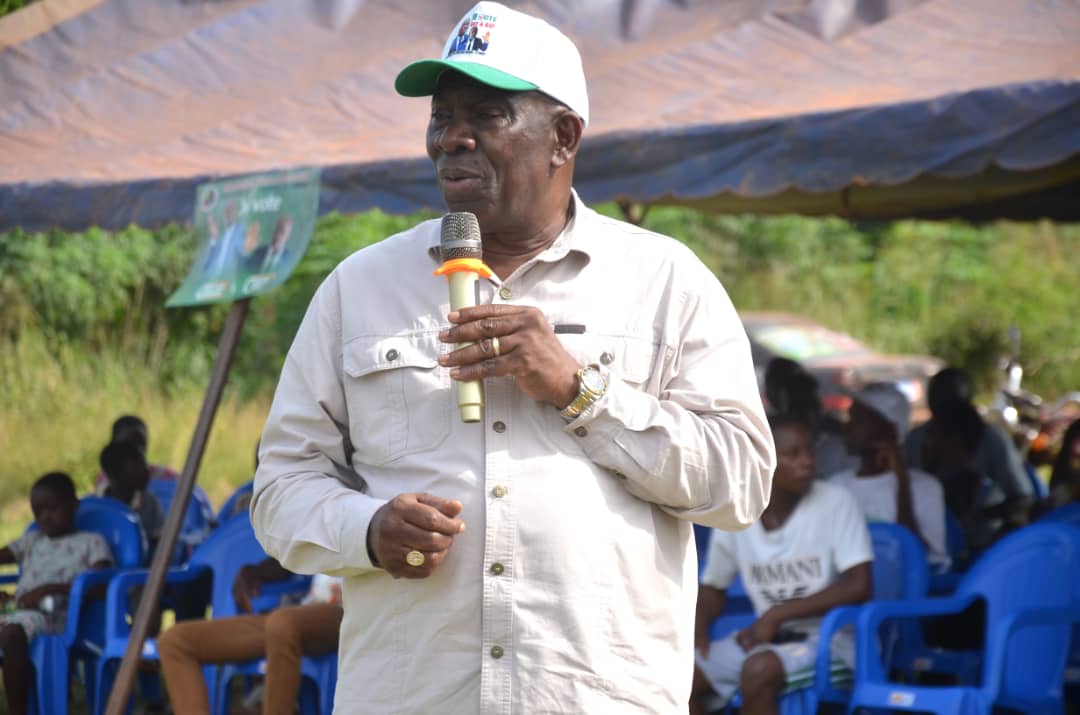 Yakassé-Attobrou : Théodore Assi-N’din ouvre sa campagne législative avec la promesse d’un député présent et responsable