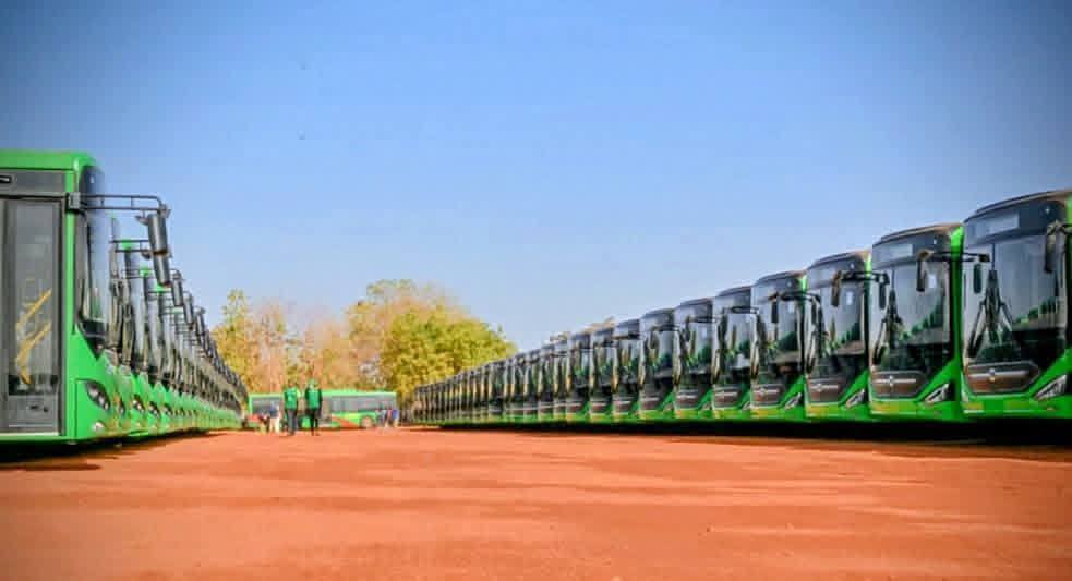 Mobilité urbaine : 375 bus supplémentaires remis à la SOTRACO à Ouagadougou