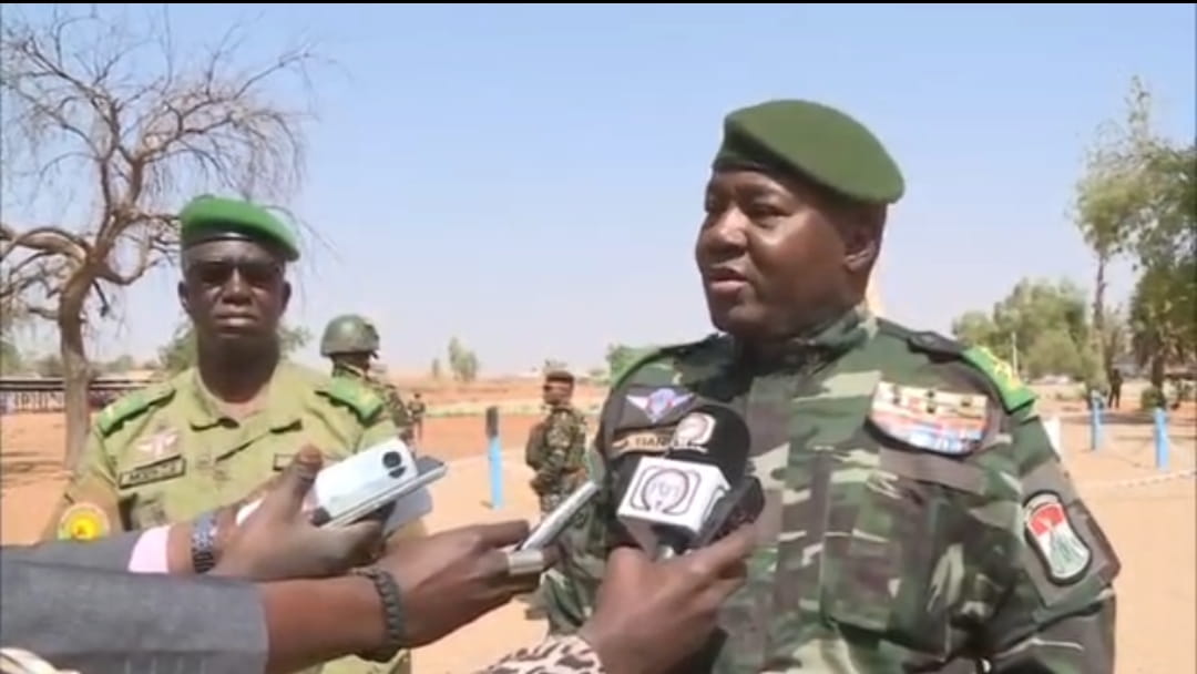 Après l’attaque de la base aérienne de Niamey, Tiani affiche fermeté et met en cause des soutiens extérieurs