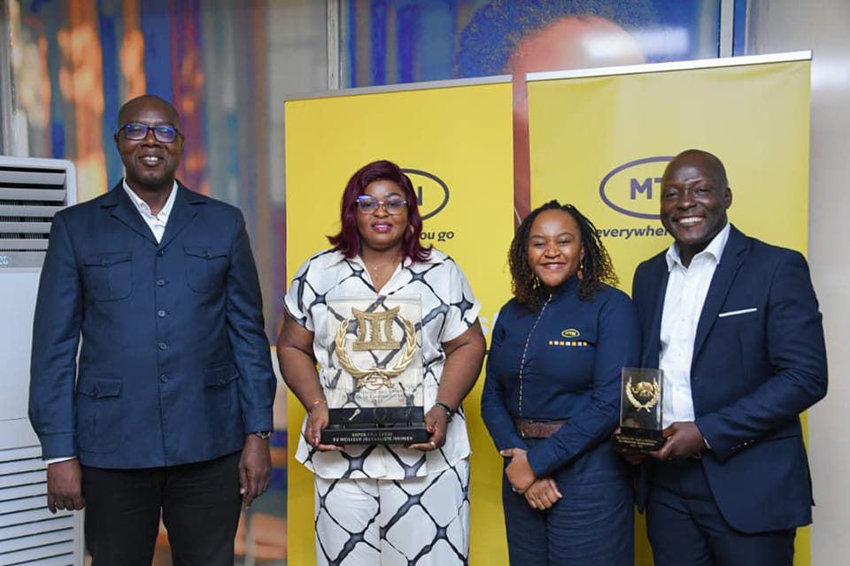MTN Côte d’Ivoire honore l’excellence : Fatou Sylla et Jean-Martial Ehouradé récompensés