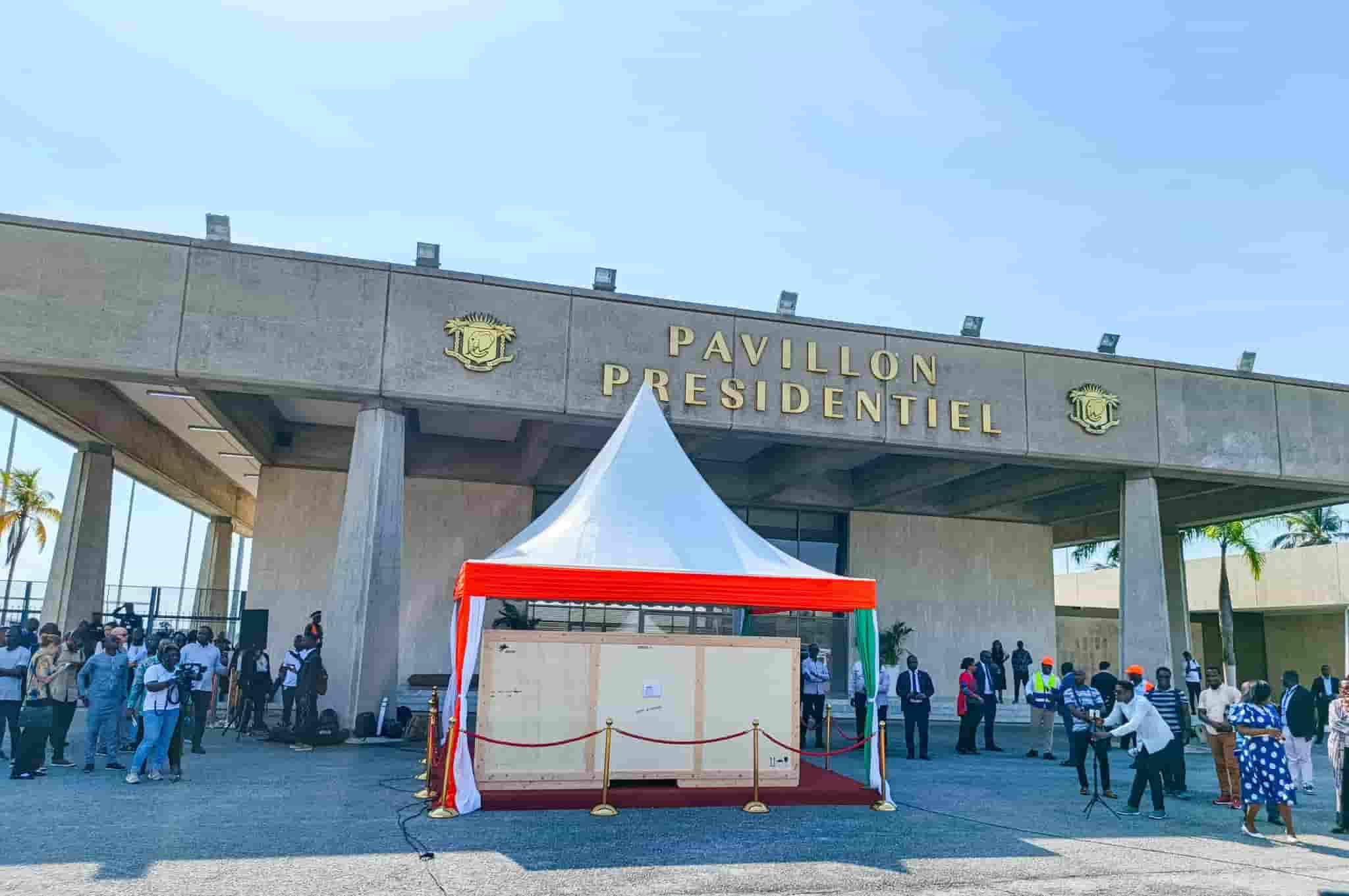 Restitution historique : le tambour Djidji Ayokwè accueilli à Abidjan après plus d’un siècle d’absence