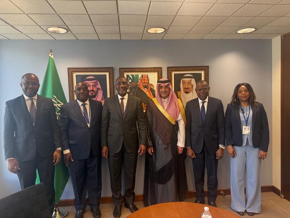Washington : la Côte d’Ivoire accélère la mobilisation de financements pour le PND 2026–2030 auprès du Fonds saoudien