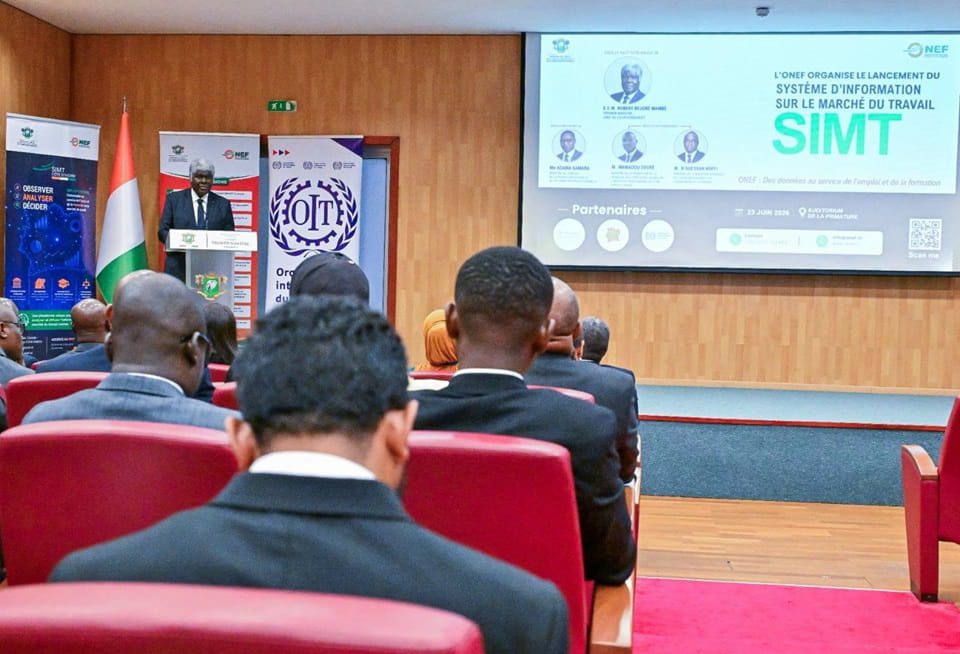 Emploi des jeunes : la Côte d’Ivoire se dote d’un système intelligent pour anticiper les besoins du marché du travail