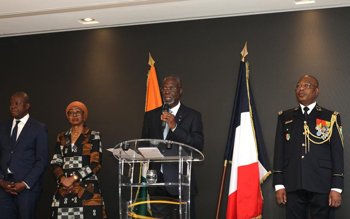 L’Ambassade de Côte d’Ivoire en France condamne les déclarations de Jean-Luc Mélenchon et envisage des actions en justice